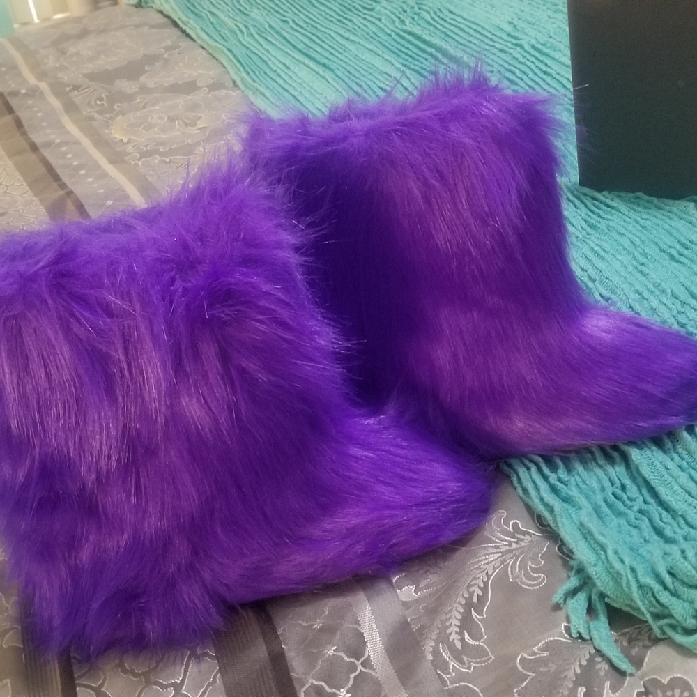 Purple faux fur boots